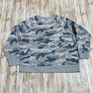 Old Navy xl light weight crewneck sweatshirt camo